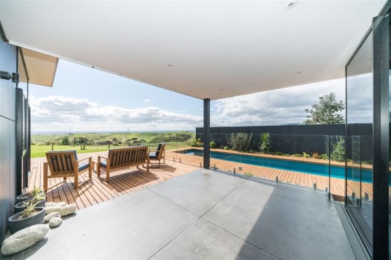 Photo of property in 69 County Heights Drive, Aokautere, Palmerston North, 4471