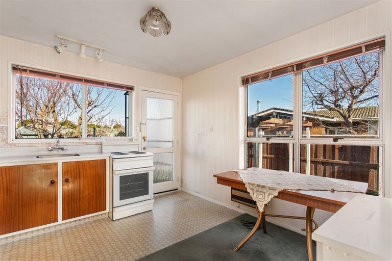 Photo of property in 2/9 Wyatt Place, Russley, Christchurch, 8042