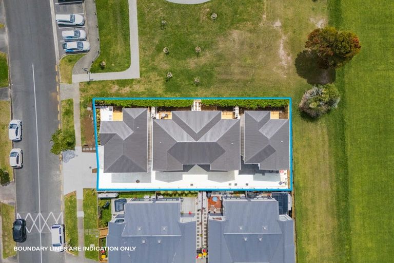 Photo of property in 21c Granville Drive, Massey, Auckland, 0614