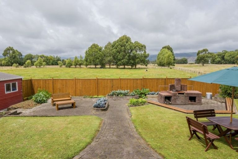 Photo of property in 361 Arapaepae Road, Levin, 5571