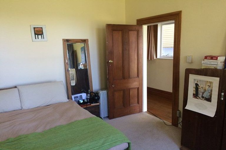 Photo of property in 100 Rolleston Street, Mount Cook, Wellington, 6021