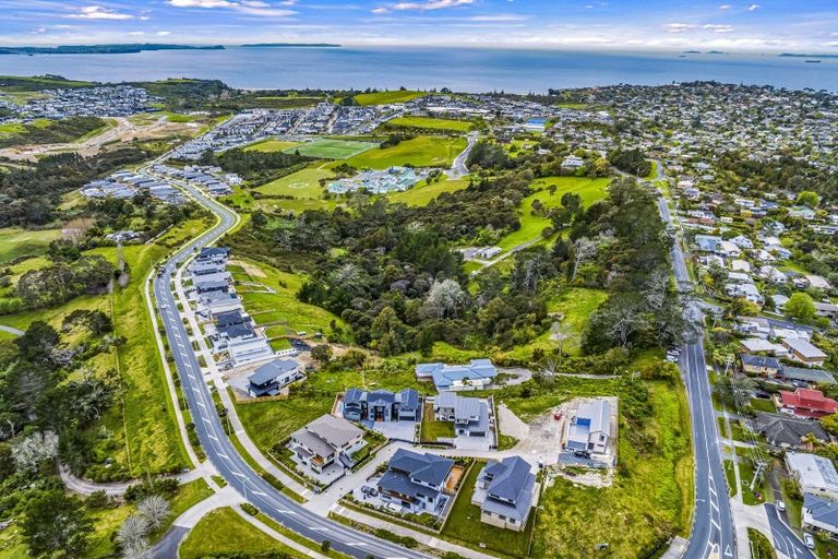Photo of property in 123 Glenvar Ridge Road, Long Bay, Auckland, 0630
