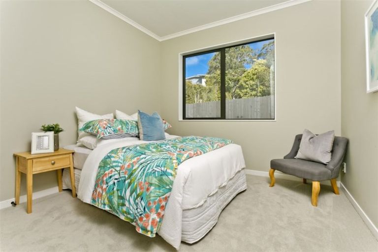 Photo of property in 63 Symes Drive, Red Beach, 0932