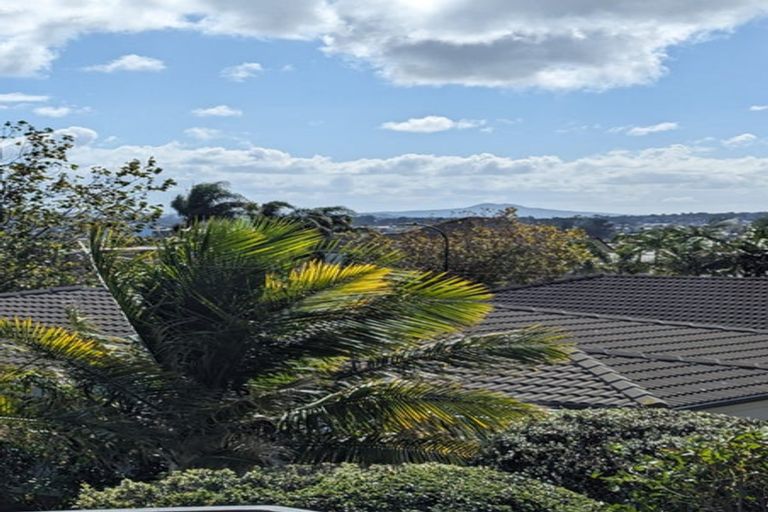 Photo of property in 25 Brooke Ridge Rise, East Tamaki Heights, Auckland, 2016