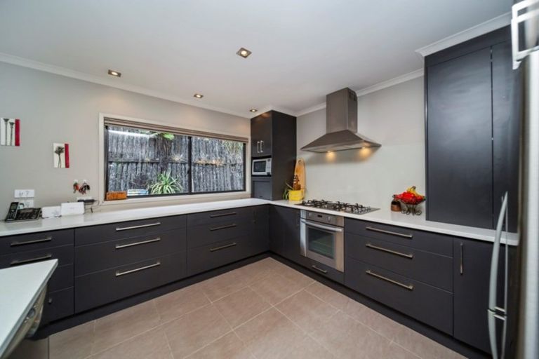 Photo of property in 370 Tukapa Street, Hurdon, New Plymouth, 4310