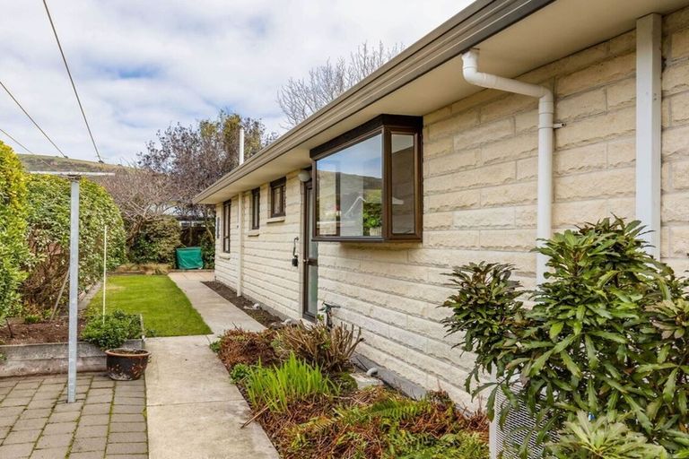 Photo of property in 31 Laing Crescent, Heathcote Valley, Christchurch, 8022