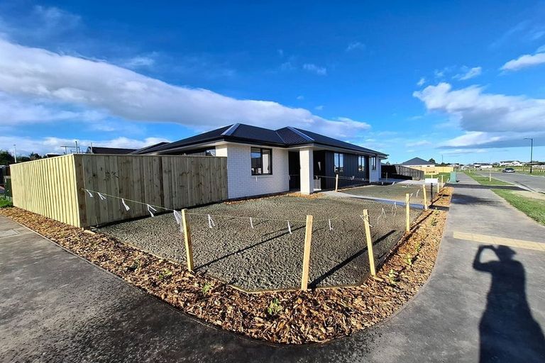 Photo of property in 11 Oakmill Drive, Casebrook, Christchurch, 8051