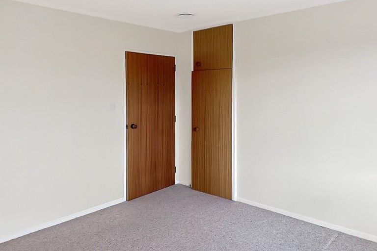 Photo of property in 15 Karen Lane, Beckenham, Christchurch, 8023