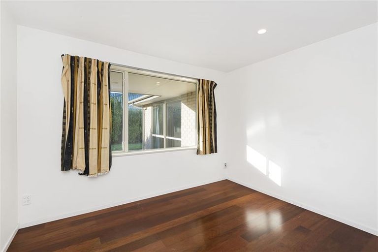 Photo of property in 28 Mcmahon Drive, Aidanfield, Christchurch, 8025