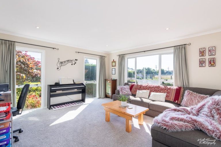 Photo of property in 231 Belvedere Road, Carterton, 5713