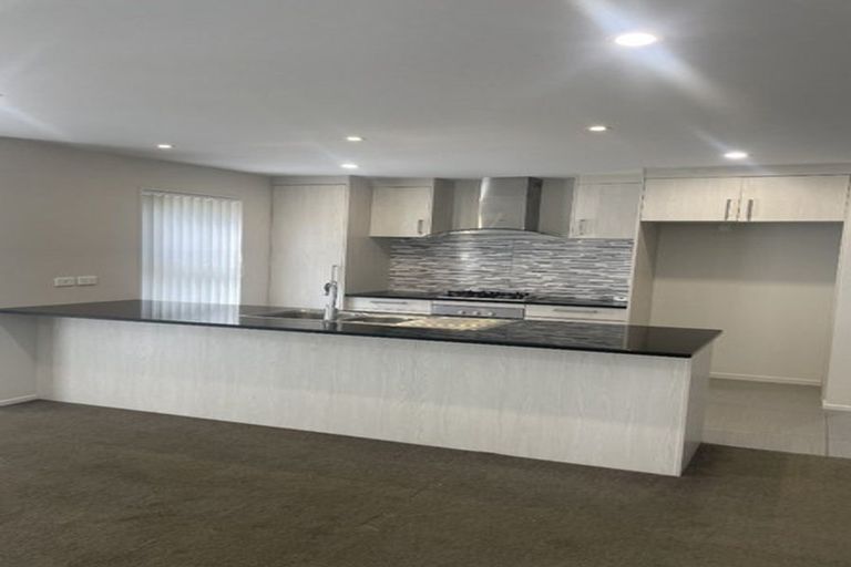 Photo of property in 10 Pipipi Crescent, Takanini, 2112