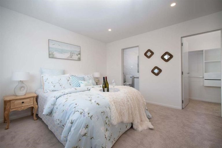 Photo of property in 1/4118b Great North Road, Glen Eden, Auckland, 0602