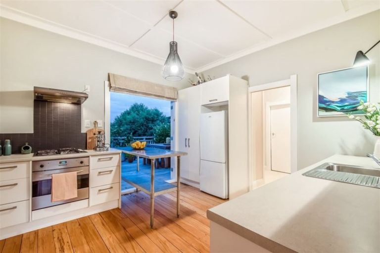 Photo of property in 41 Hanlon Crescent, Narrow Neck, Auckland, 0624