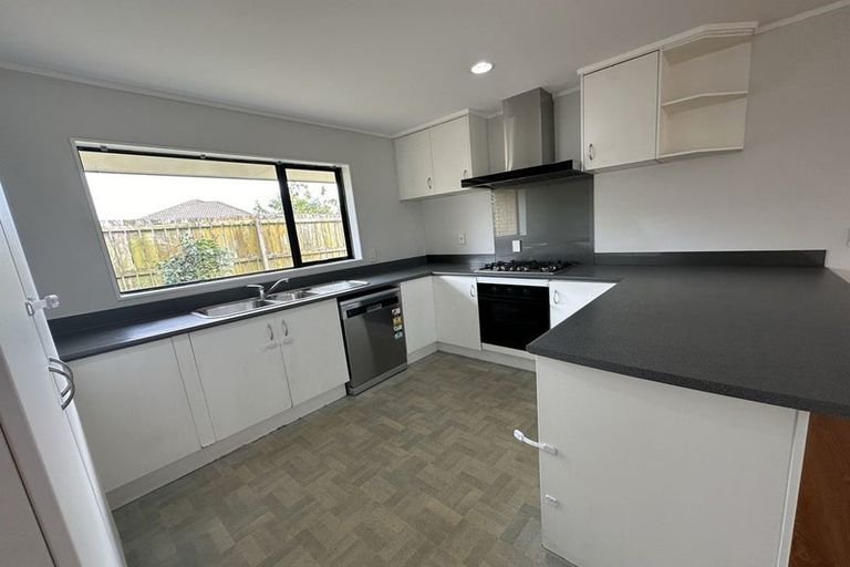 Photo of property in 5 Ian Jones Court, Flat Bush, Auckland, 2019