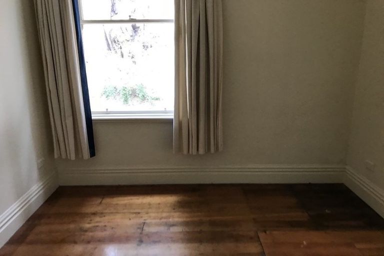 Photo of property in 133 Kaikorai Valley Road, Glenross, Dunedin, 9011