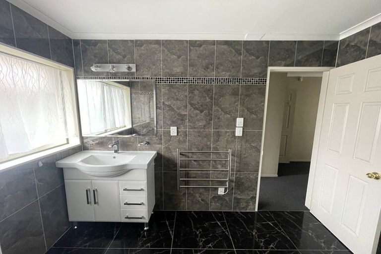 Photo of property in 47c Browns Road, Manurewa, Auckland, 2102