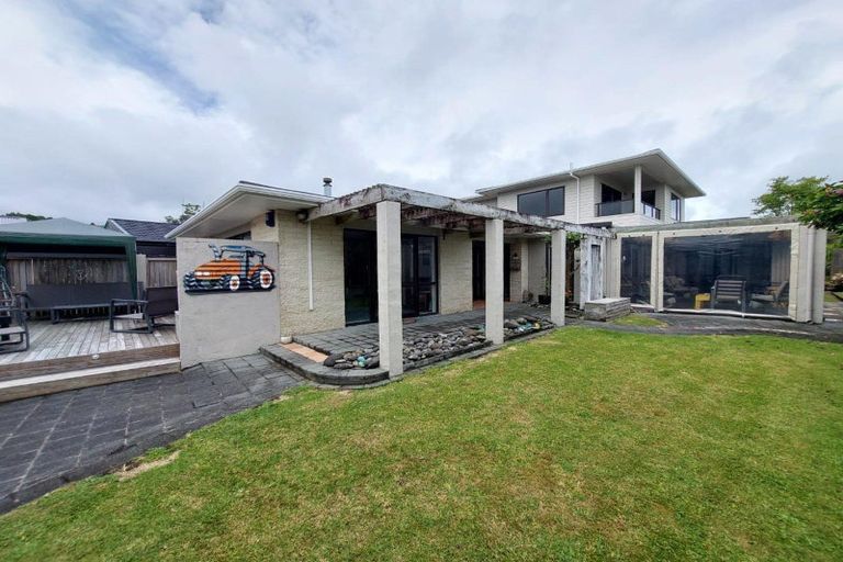 Photo of property in 25 Linda Street, Oakura, 4314