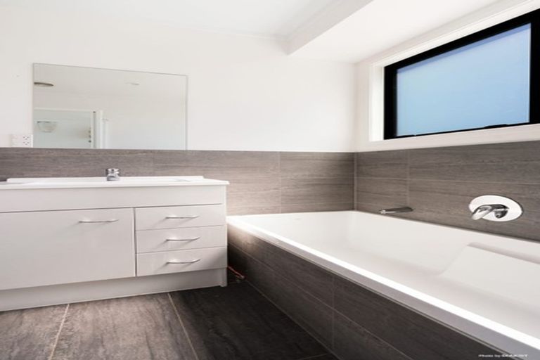 Photo of property in 4 Ririno Place, Manurewa, Auckland, 2102