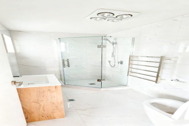 Photo of property in 8 Korokio Lane, Henderson, Auckland, 0612