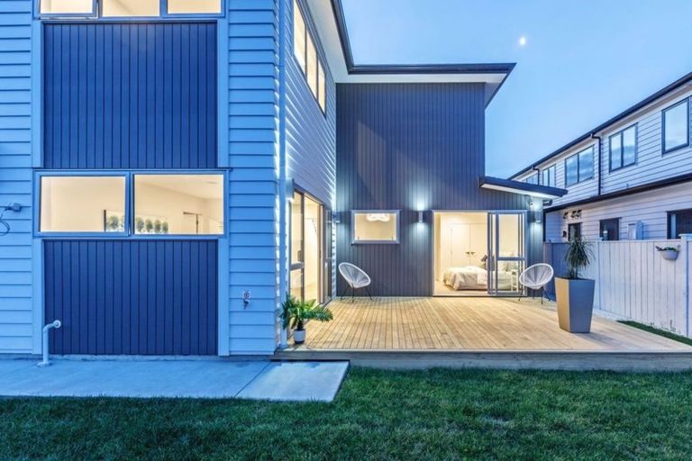 Photo of property in 27 Aviation Drive, Hobsonville, Auckland, 0616
