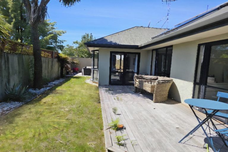 Photo of property in 8a Kenwyn Avenue, St Albans, Christchurch, 8052