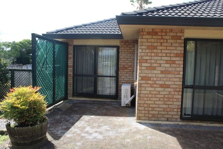 Photo of property in 6 Roy Maloney Drive, Henderson, Auckland, 0612