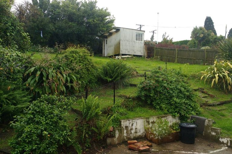 Photo of property in 215 Ravensbourne Road, Ravensbourne, Dunedin, 9022