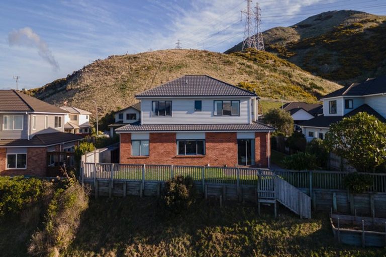 Photo of property in 49 Erlestoke Crescent, Churton Park, Wellington, 6037