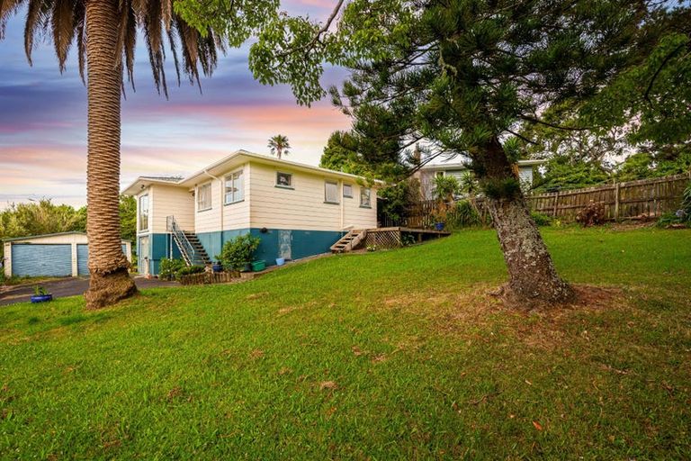 Photo of property in 62 Kamara Road, Glen Eden, Auckland, 0602