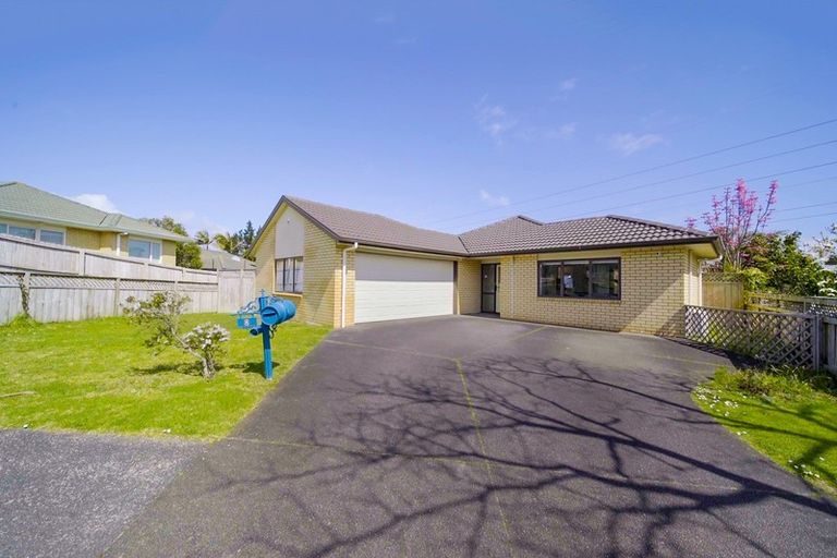 Photo of property in 8 Lamia Place, The Gardens, Auckland, 2105