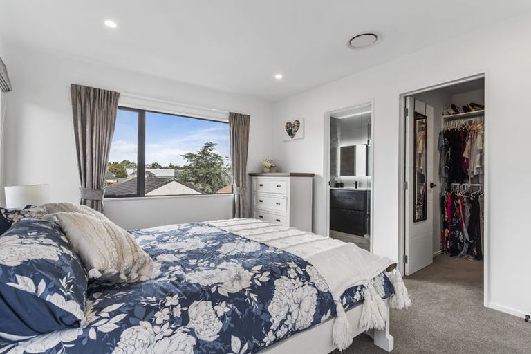 Photo of property in 10 Huaota Place, Botany Downs, Auckland, 2010