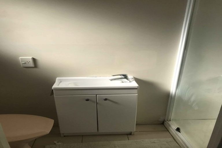 Photo of property in 36 Woodbank Drive, Glen Eden, Auckland, 0602