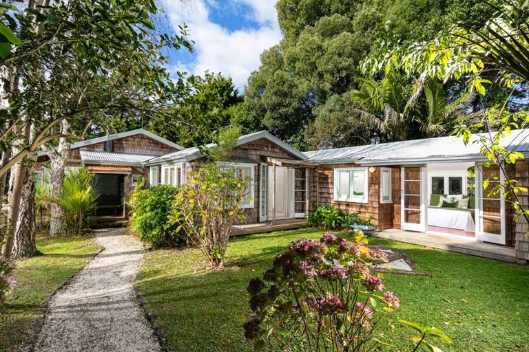 Photo of property in 103 Hinau Road, Waimauku, 0881