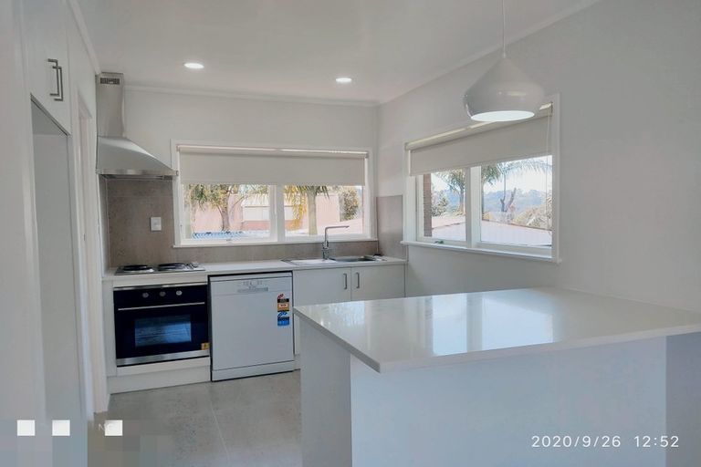 Photo of property in 1/4 Lynn Road, Bayview, Auckland, 0629
