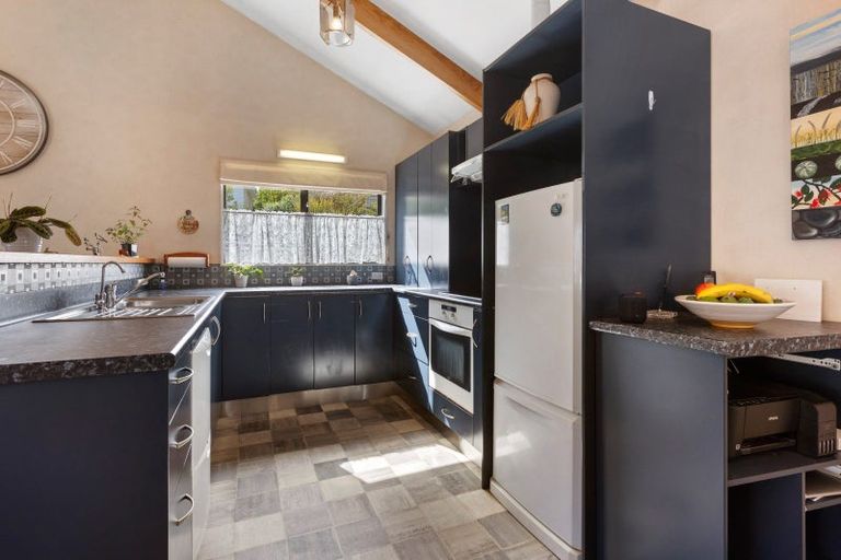 Photo of property in 122 Glenpark Avenue, Frankleigh Park, New Plymouth, 4310