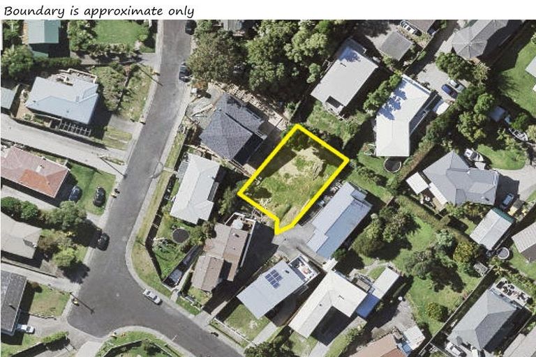 Photo of property in 6a Hauraki Crescent, Pinehill, Auckland, 0632