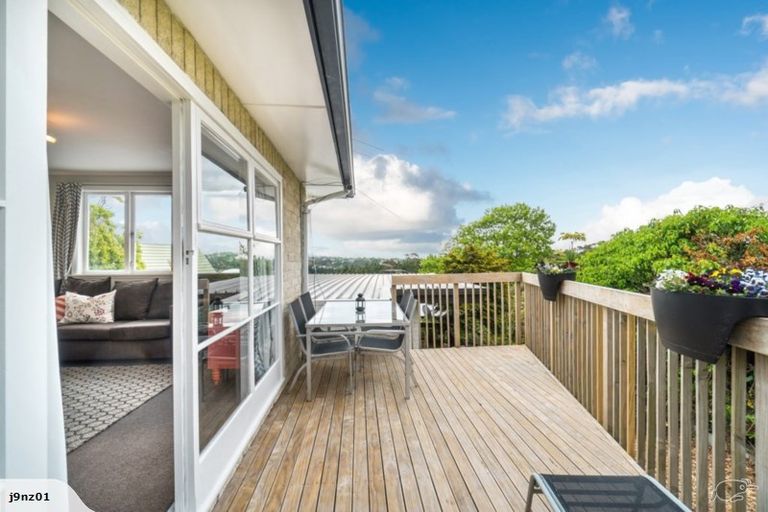 Photo of property in 3/10 Coroglen Avenue, Birkenhead, Auckland, 0626