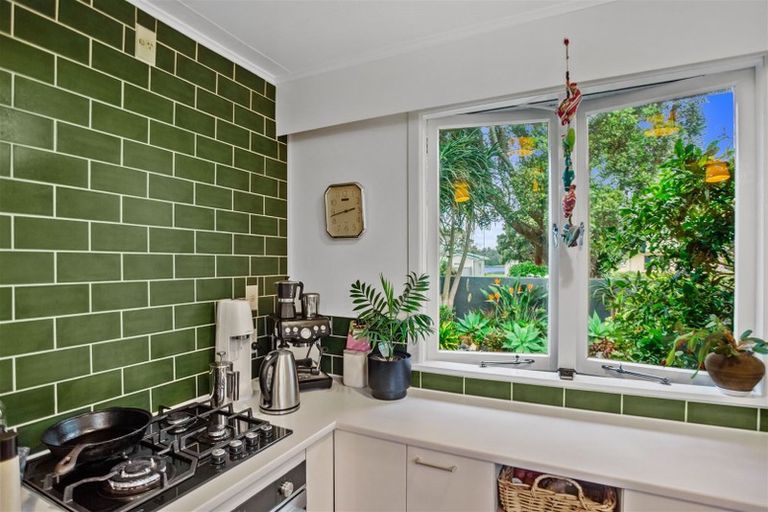 Photo of property in 11 Roretana Drive, Athenree, Katikati, 3177