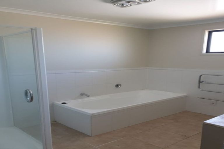 Photo of property in 1 Ashurst Lane, Greenhithe, Auckland, 0632