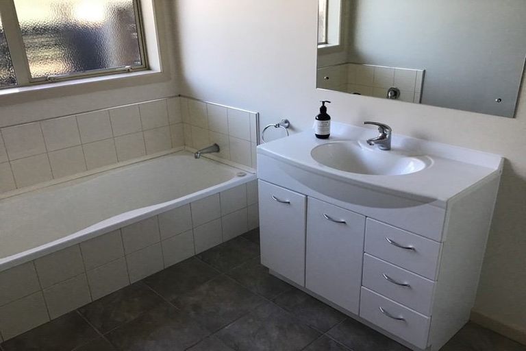 Photo of property in 24 Reeve Street, Levin, 5510