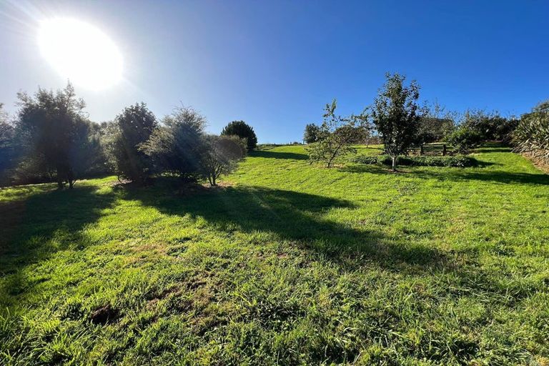 Photo of property in 72 Ruebe Road, Buckland, Pukekohe, 2677