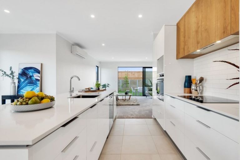 Photo of property in 40 Cambie Avenue, Red Beach, 0932