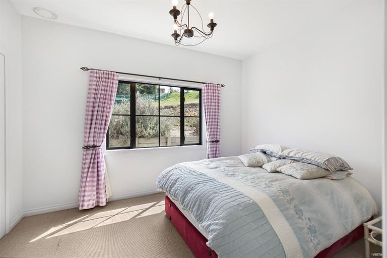 Photo of property in 6 Charles Court, Lake Hawea, Wanaka, 9382