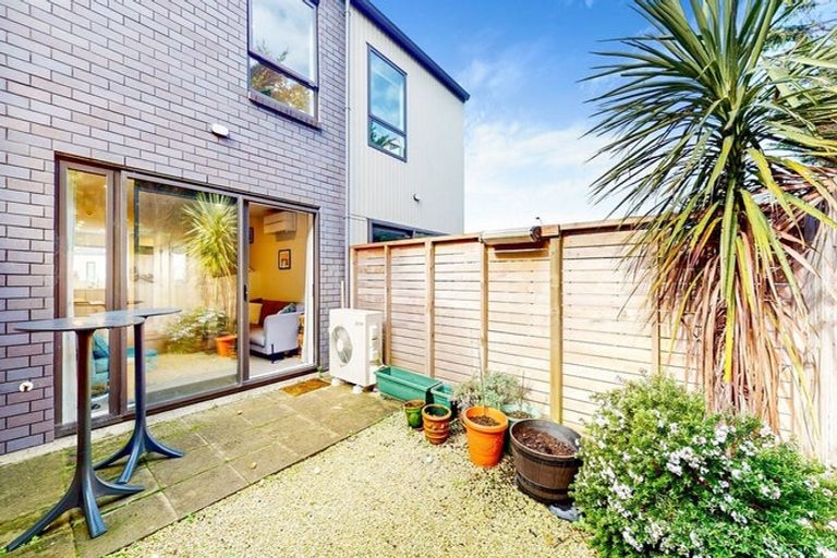 Photo of property in 2/170 Fraser Avenue, Johnsonville, Wellington, 6037