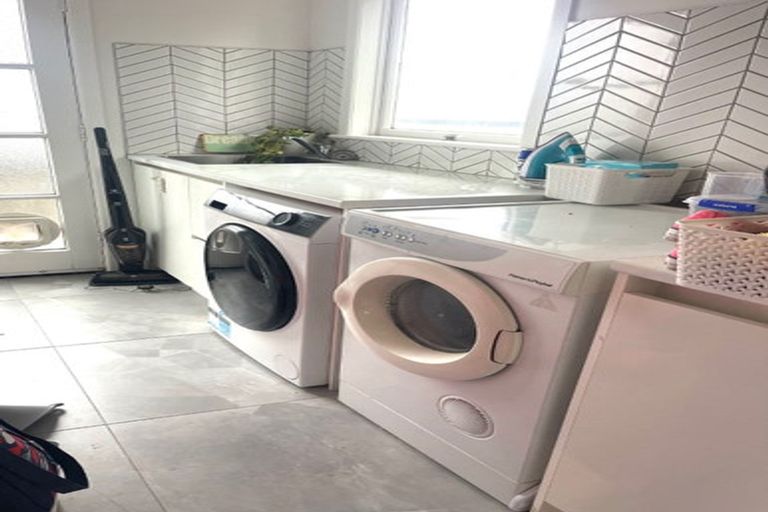 Photo of property in 10 Fordham Street, Beach Haven, Auckland, 0626