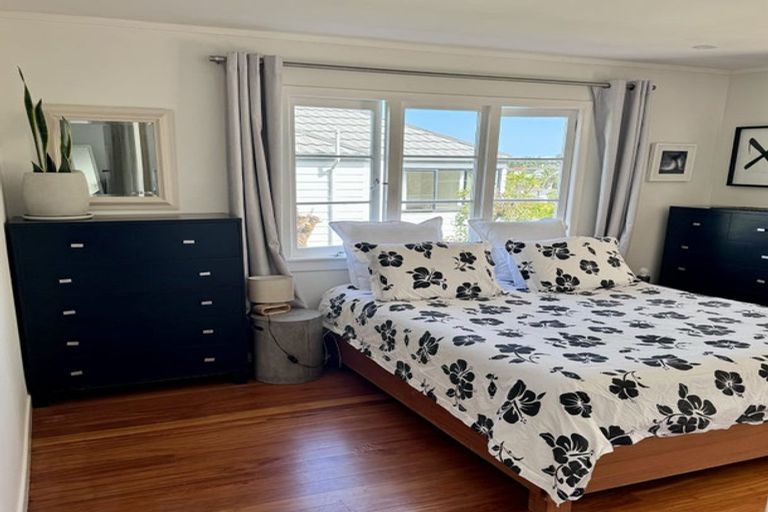 Photo of property in 2/25 Wolsley Avenue, Milford, Auckland, 0620