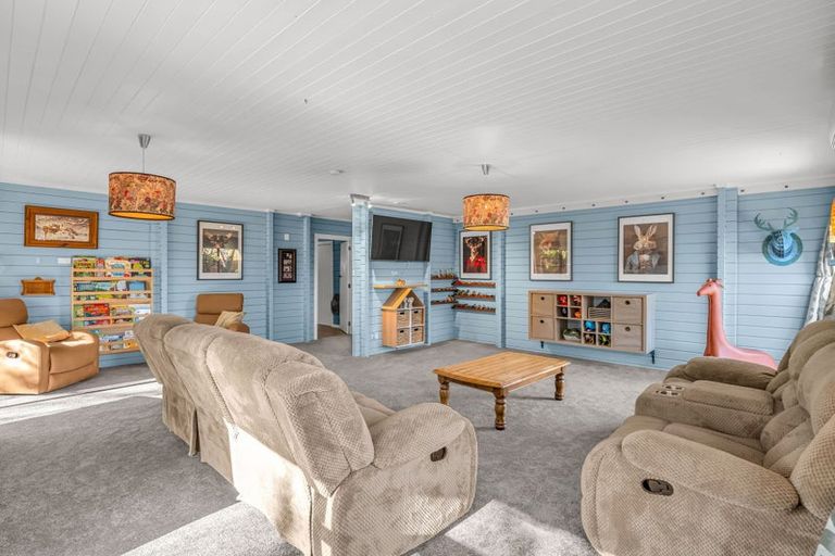 Photo of property in 6 Avoca Place, Darfield, 7510