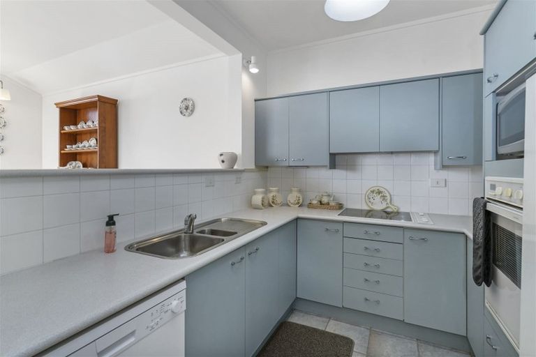 Photo of property in 1/49 Sale Street, Cockle Bay, Auckland, 2014