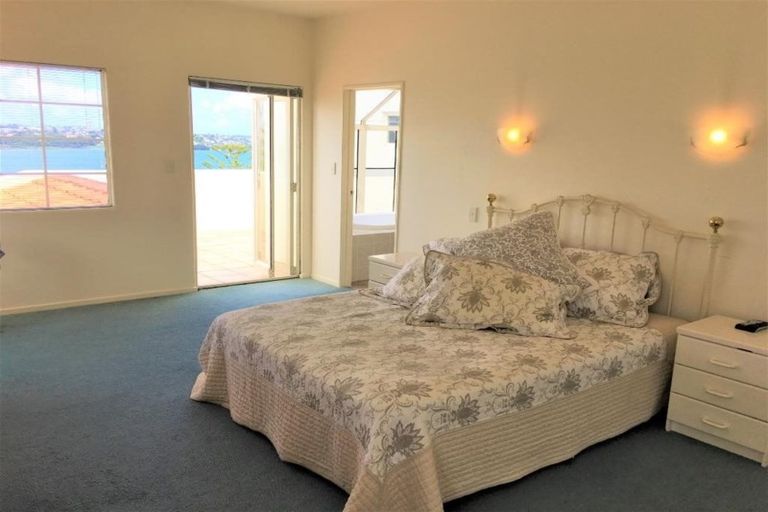 Photo of property in 1a Tizard Road, Birkenhead, Auckland, 0626