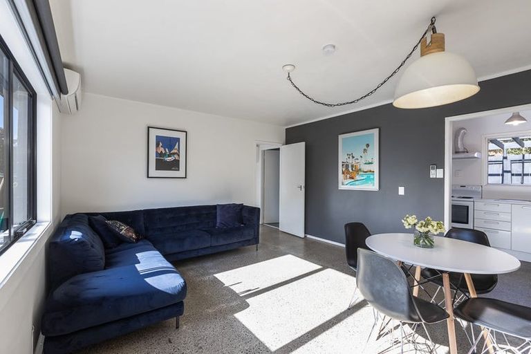 Photo of property in 1/125a Birkdale Road, Birkdale, Auckland, 0626